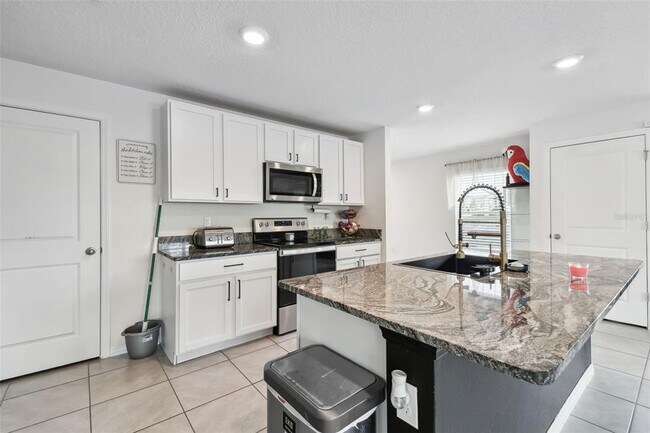 Building Photo - 7380 Sail Clover Ln