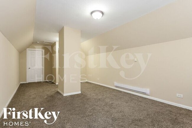 Building Photo - 542 Oak St