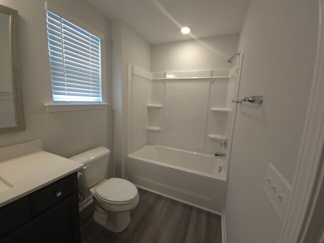 Building Photo - 101 Fenway St