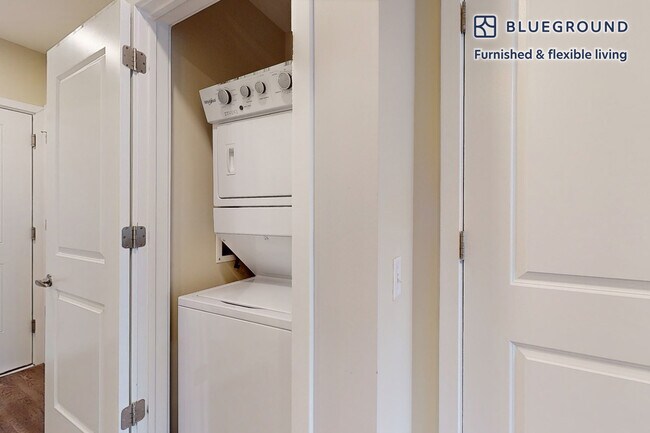 Building Photo - 79 Alexander St