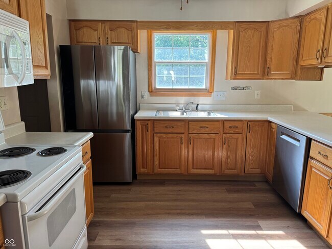 Building Photo - 5426 Pappas Dr