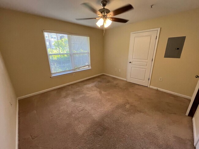 Building Photo - 14-1414 Jones