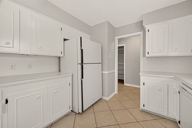 Building Photo - 5418 Darnell St