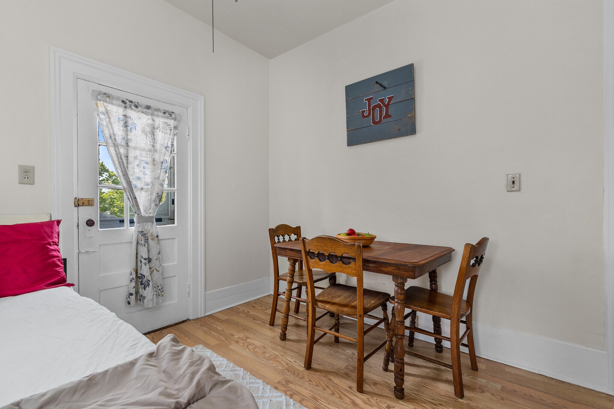 Building Photo - 601 S Walnut St