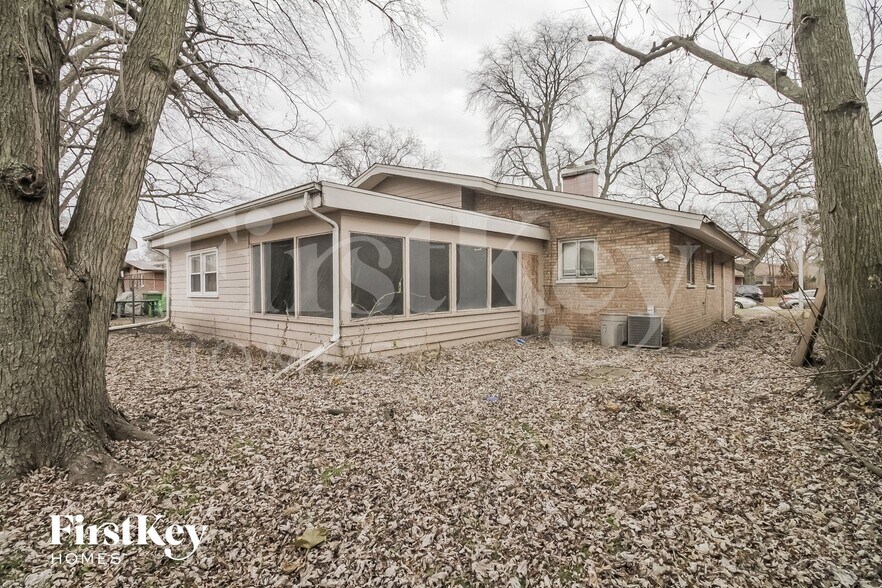 Building Photo - 15138 Meadow Ln