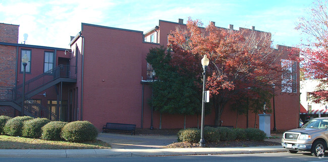 Building Photo - The Lofts at One Eleven