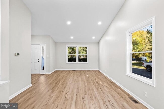 Building Photo - 10290 S Grant Ave