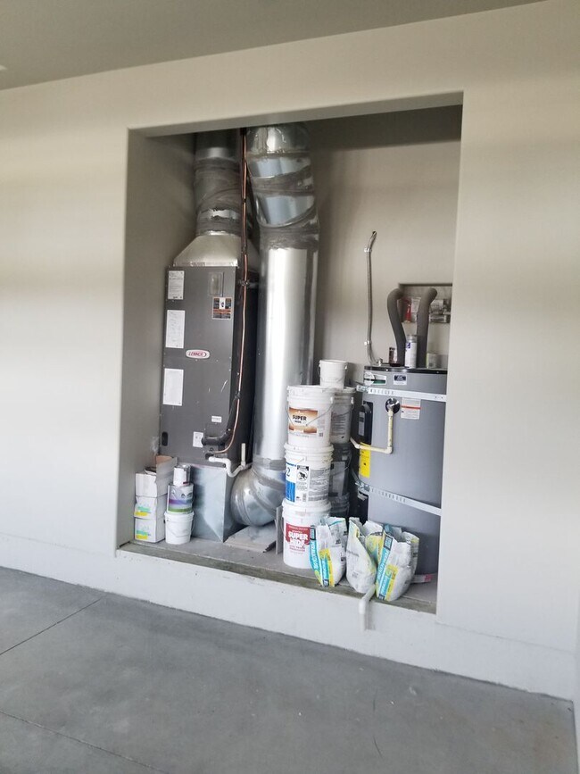 Building Photo - West Valley 3 bedroom 3 Car Garage Custom ...