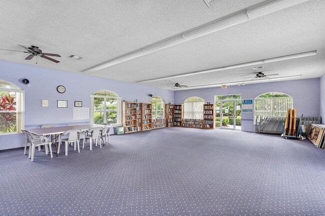 Building Photo - 13770 Oneida Dr