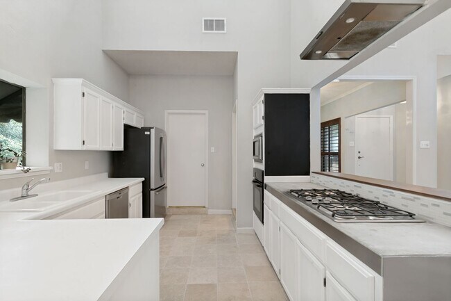 Building Photo - RENOVATED 3-BEDROOM HOME IN BRAUN STATION