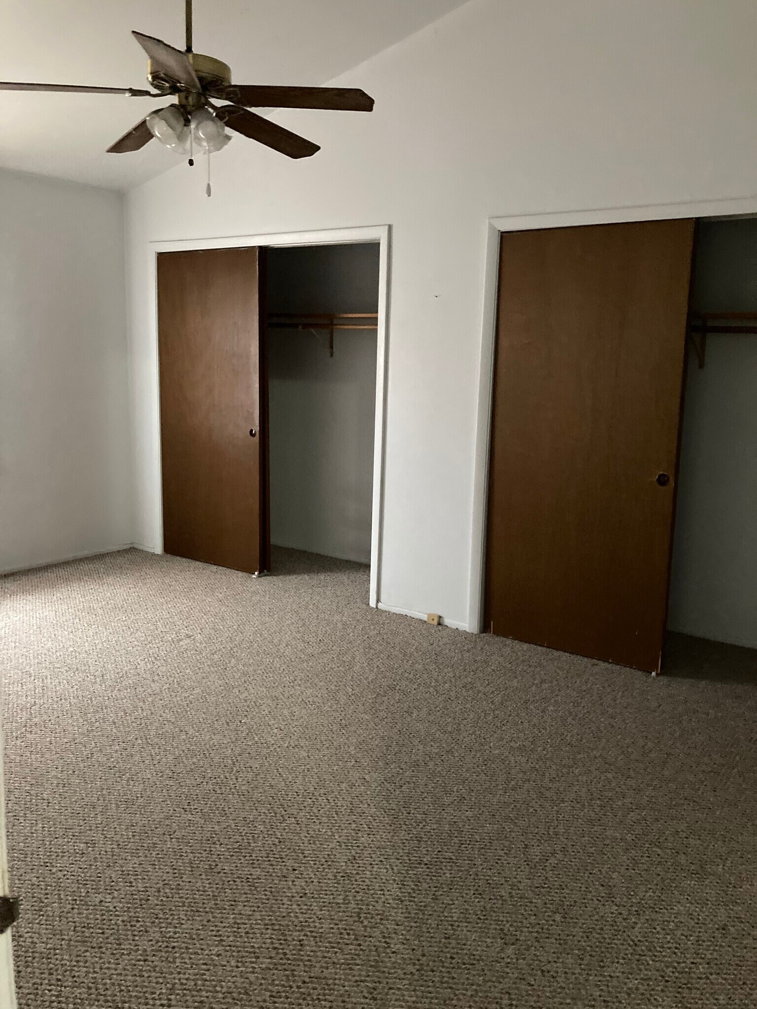 Building Photo - 327 M St