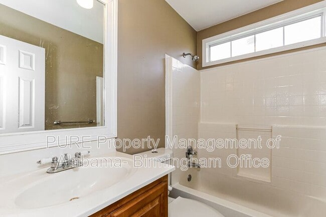 Building Photo - 453 Tocoa Rd