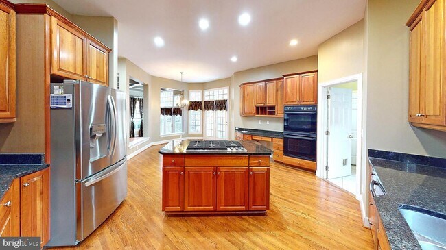 Building Photo - 309 Pure Spring Crescent