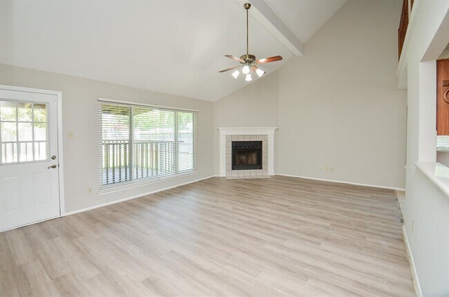 Building Photo - 2119 Landcircle Ct