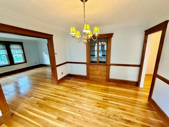 Building Photo - 216 Tremont St