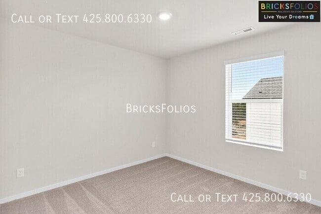 Building Photo - 1265 SW Pendleton Way