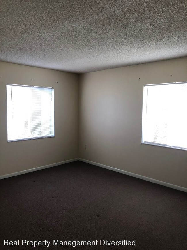 Building Photo - 1310 NE 33rd Ave