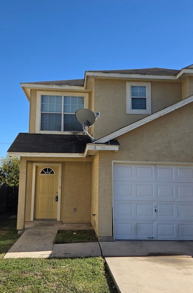 Primary Photo - COMING SOON! 3 Bedroom Townhome Converse, TX