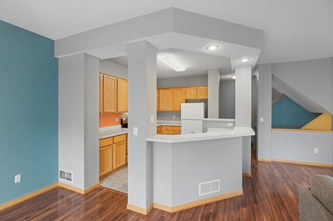 Building Photo - 207 Christenson Way NE