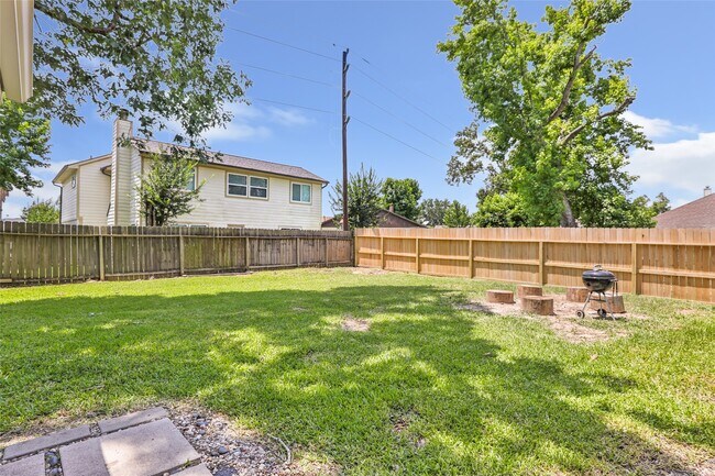 Building Photo - 19011 Sandia Pines Dr