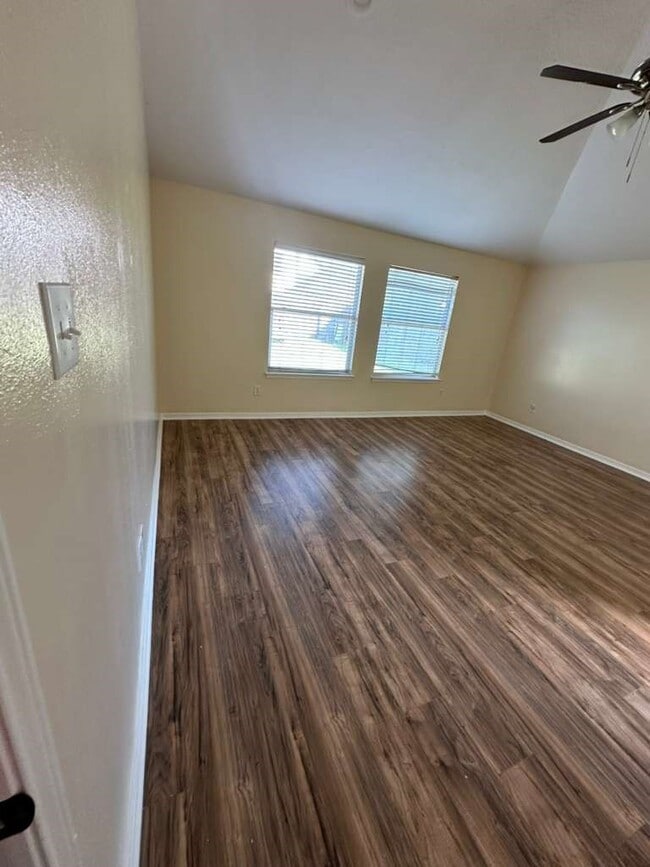 Building Photo - 5718 Straight Way