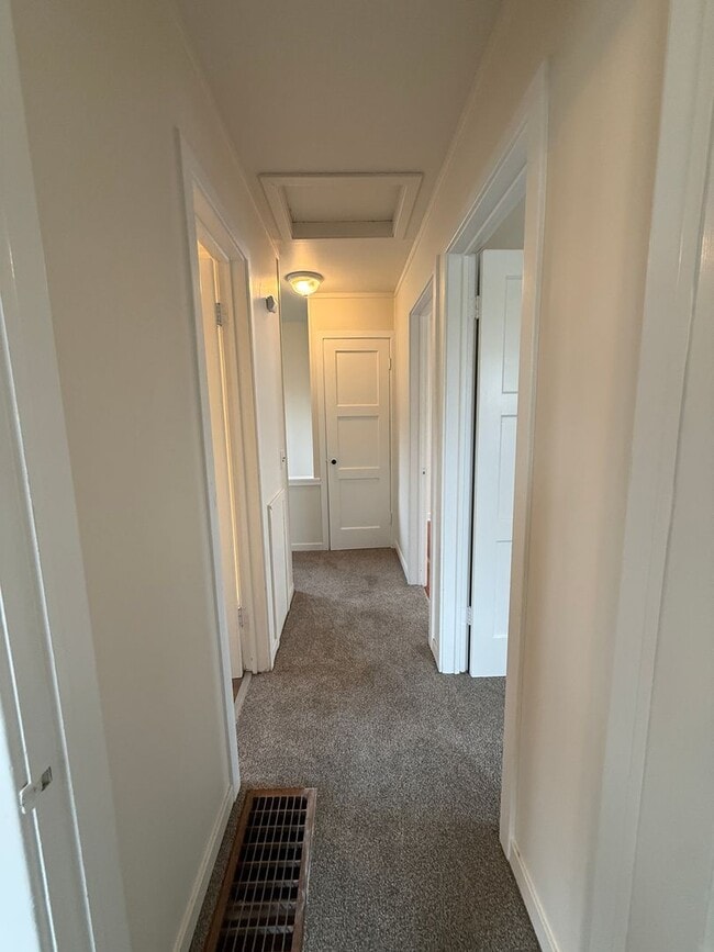 Building Photo - 1115-1117 Long Ave