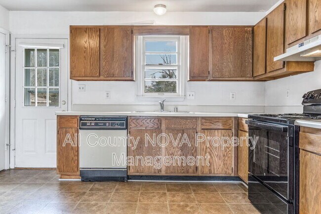 Building Photo - 211 Church St