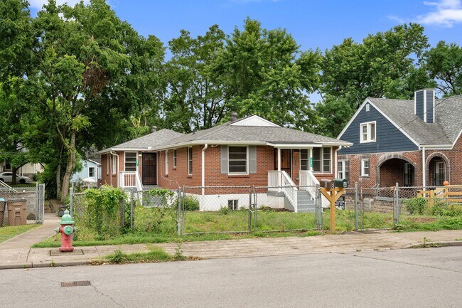 Building Photo - 1036 Seymour Ave