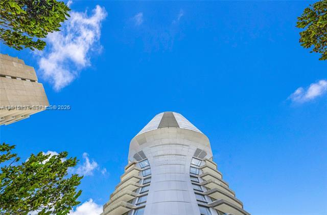 Building Photo - 175 SE 25th Rd