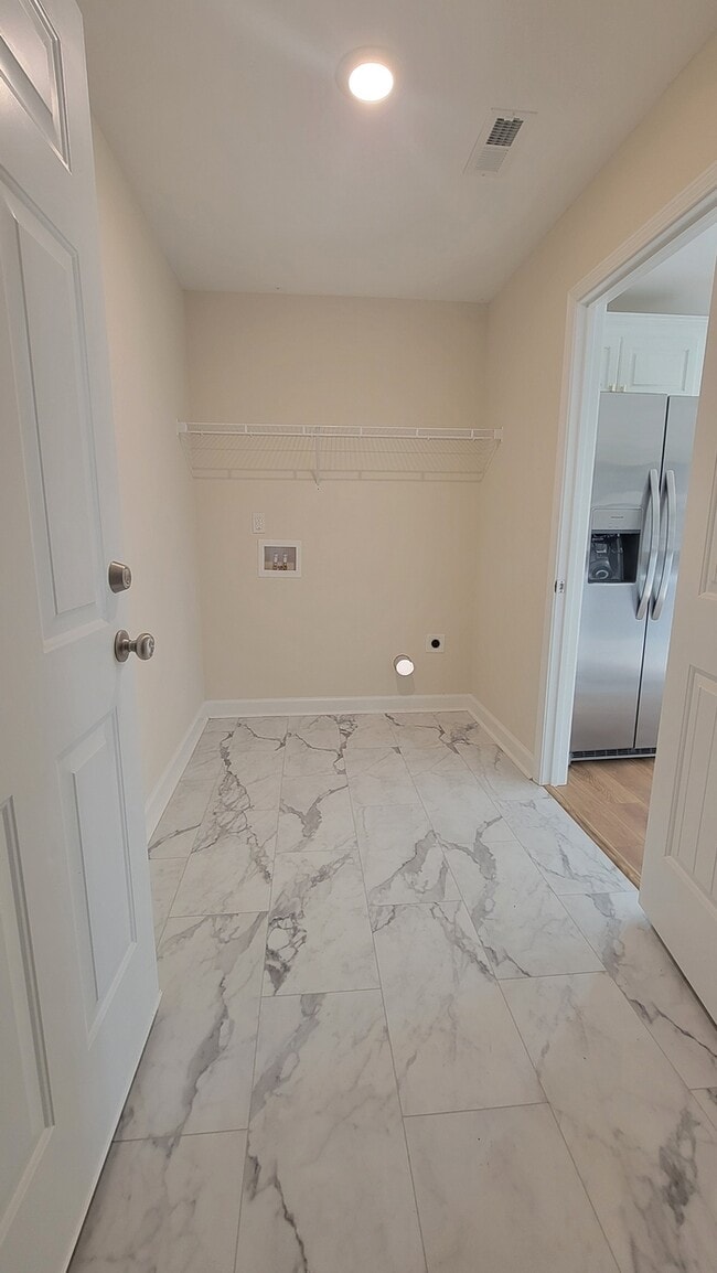 Building Photo - 1367 Wildwood Ln