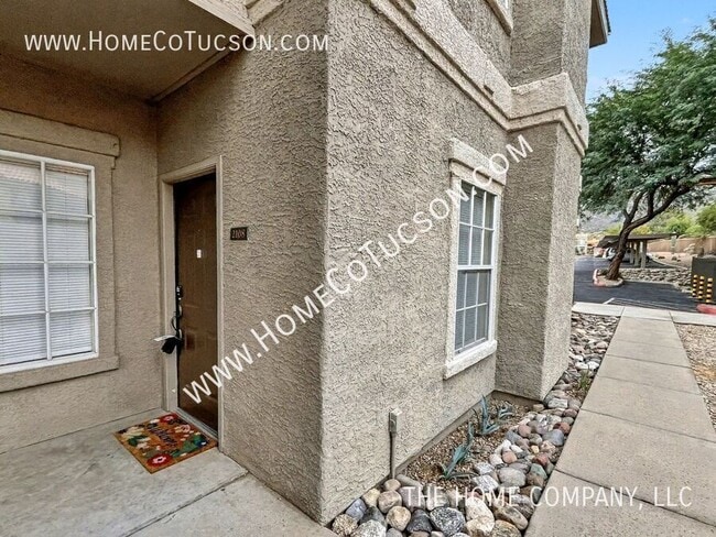 Building Photo - 1500 E Pusch Wilderness Dr