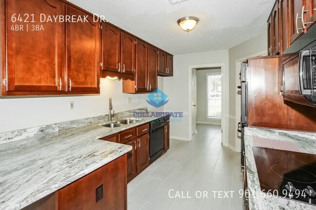 Building Photo - 6421 Daybreak Dr