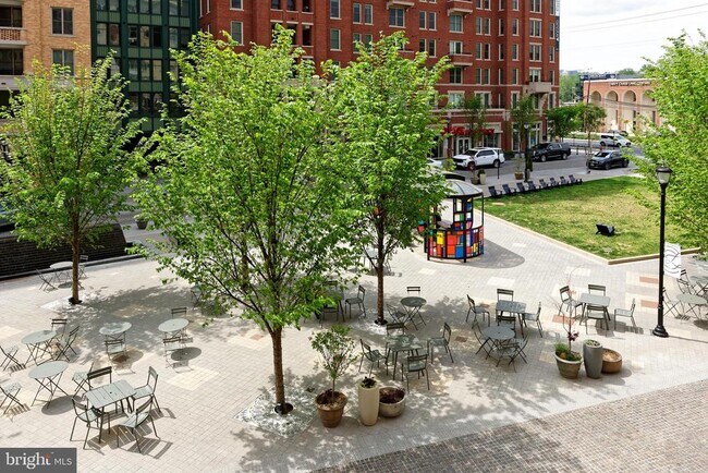 Building Photo - 8551 Connecticut Ave