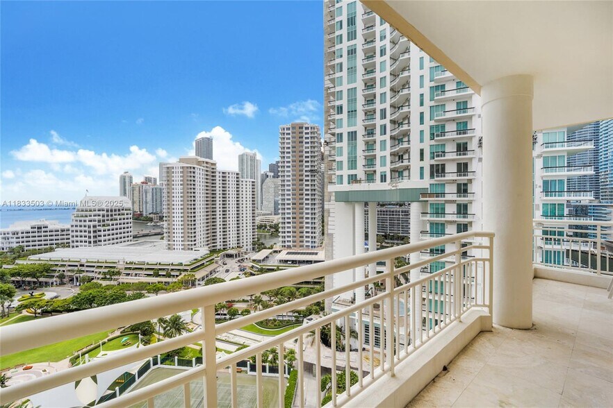 Building Photo - 888 Brickell Key Dr