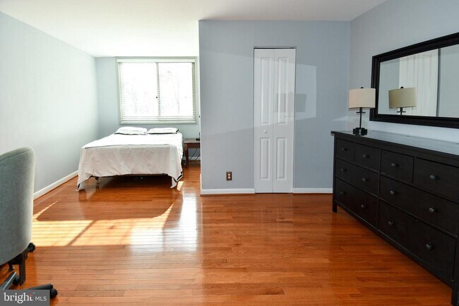 Building Photo - 4601 N Park Ave