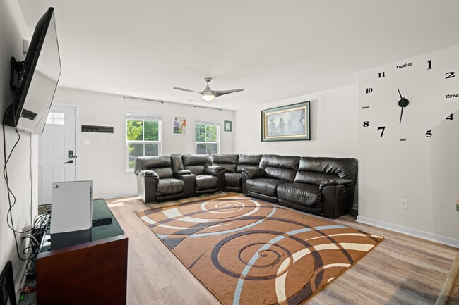 Building Photo - 21012 Baileys Grove Dr