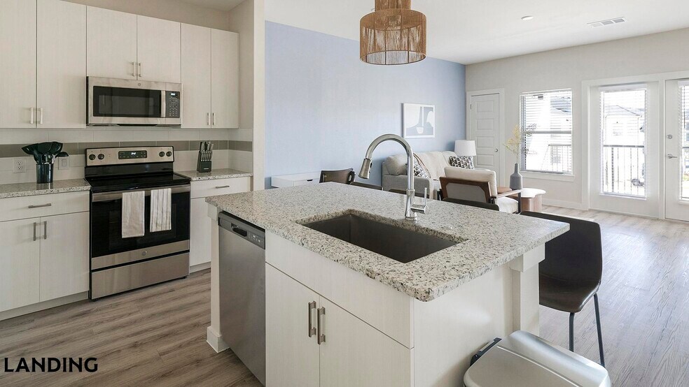 Building Photo - 1800 Central Pine St