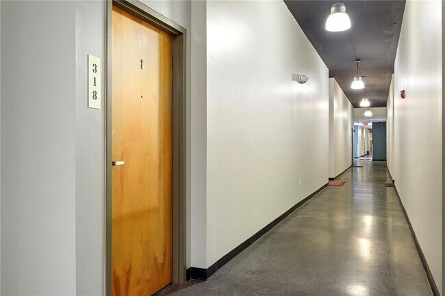 Building Photo - 3400 Malone Dr
