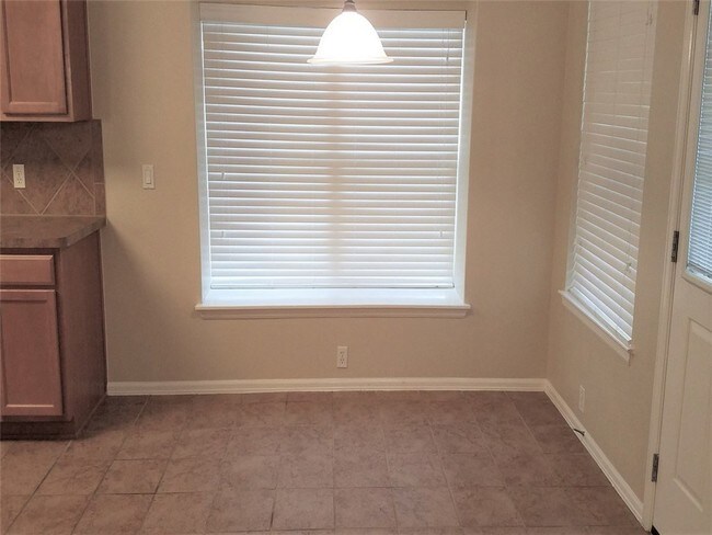 Building Photo - 352 King Elder Ln