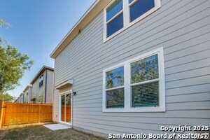 Building Photo - 5935 W Hausman Rd