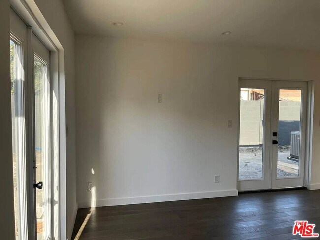 Building Photo - 3618 Chesapeake Ave