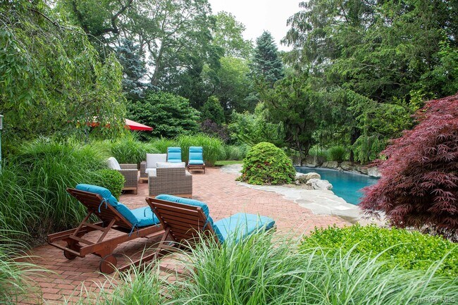 Building Photo - 16 Laila Ln