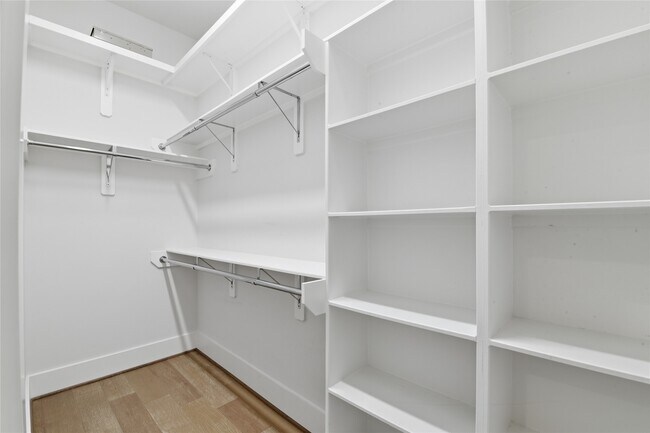 Building Photo - 1236 W 21st St