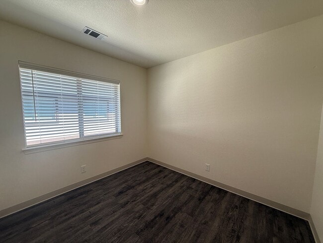 Building Photo - Brand New Upstairs 3 Bedroom Apartment