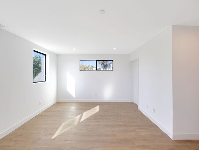 Building Photo - 1856 Redondo Blvd