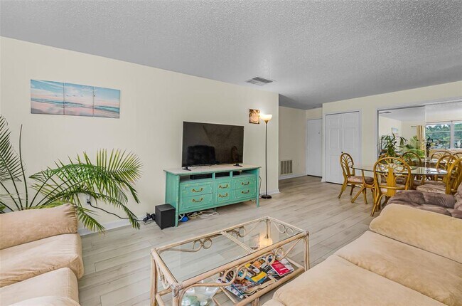 Building Photo - 2700 Bayshore Blvd