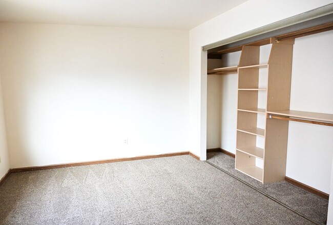 Building Photo - 1103 Broaddus St