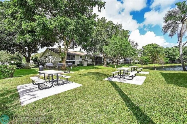 Building Photo - 111 Gardens Dr