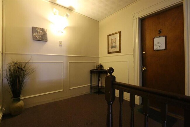 Building Photo - 193 Concord Ave