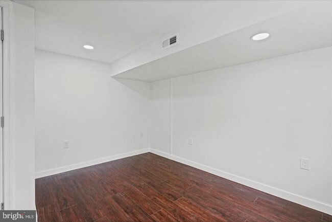 Building Photo - 750 Tydings Rd
